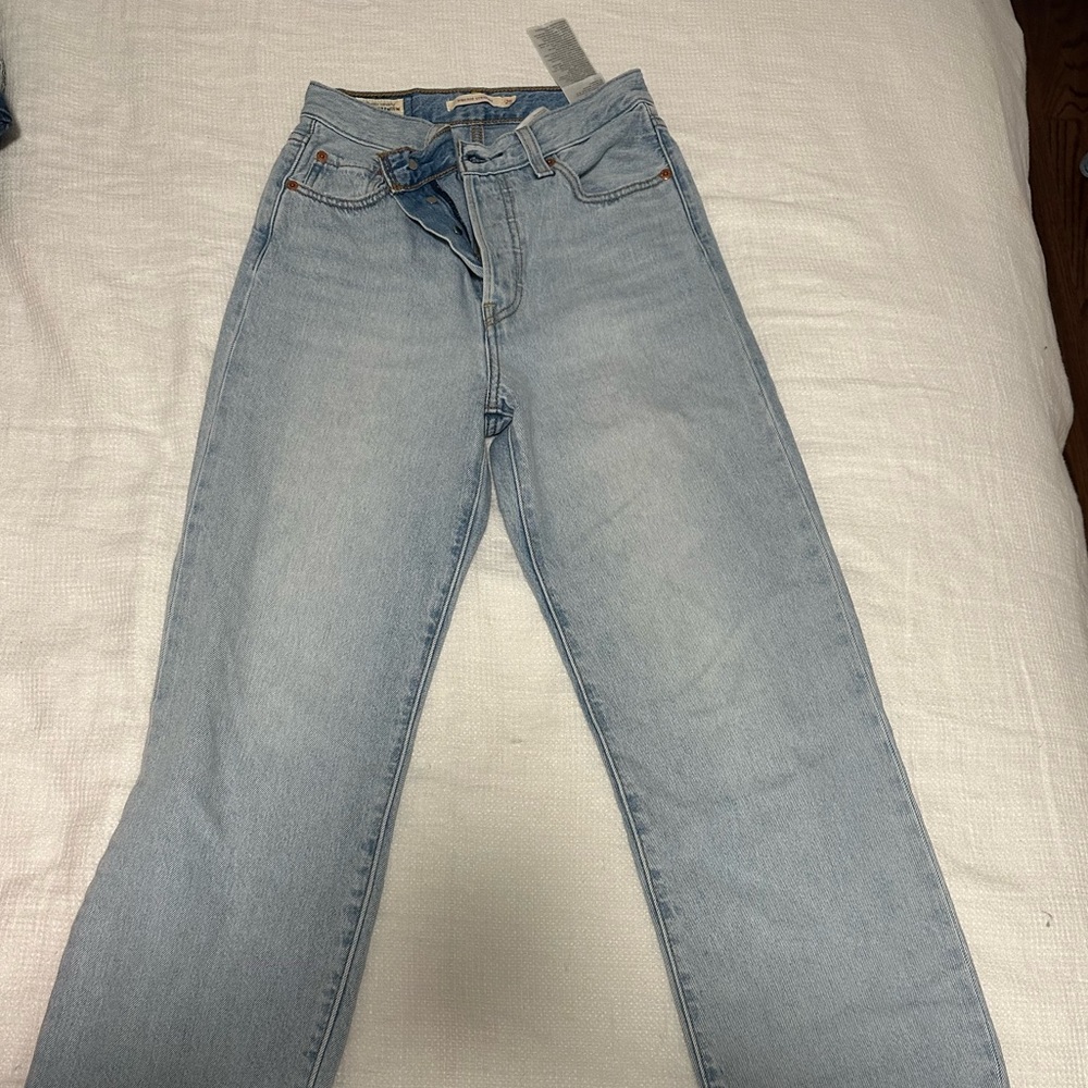 Levi’s Ribcage Straight Jeans - Picture 3 of 4